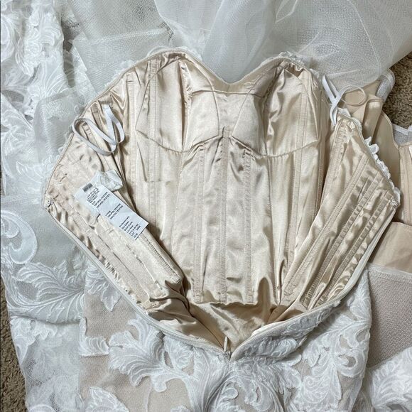 Watters Bridal Elegant Lace Strapless Gown NWOT - Picture 9 of 14